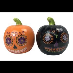 Mini Pumpkin salt and pepper shakers